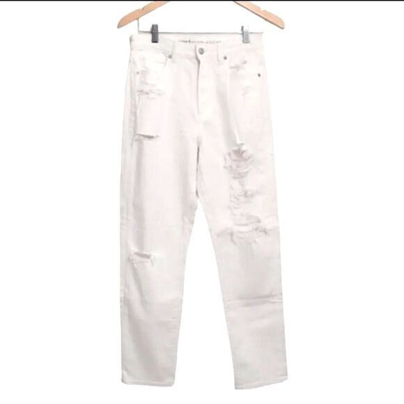 American Eagle White Ripped Mom Jeans Size 8 or W29 Short - Picture 1 of 9